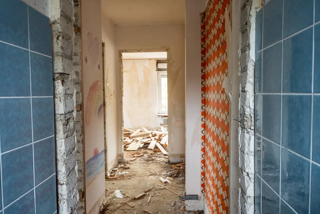 Flur nach Entrümpelung und Rückbau
