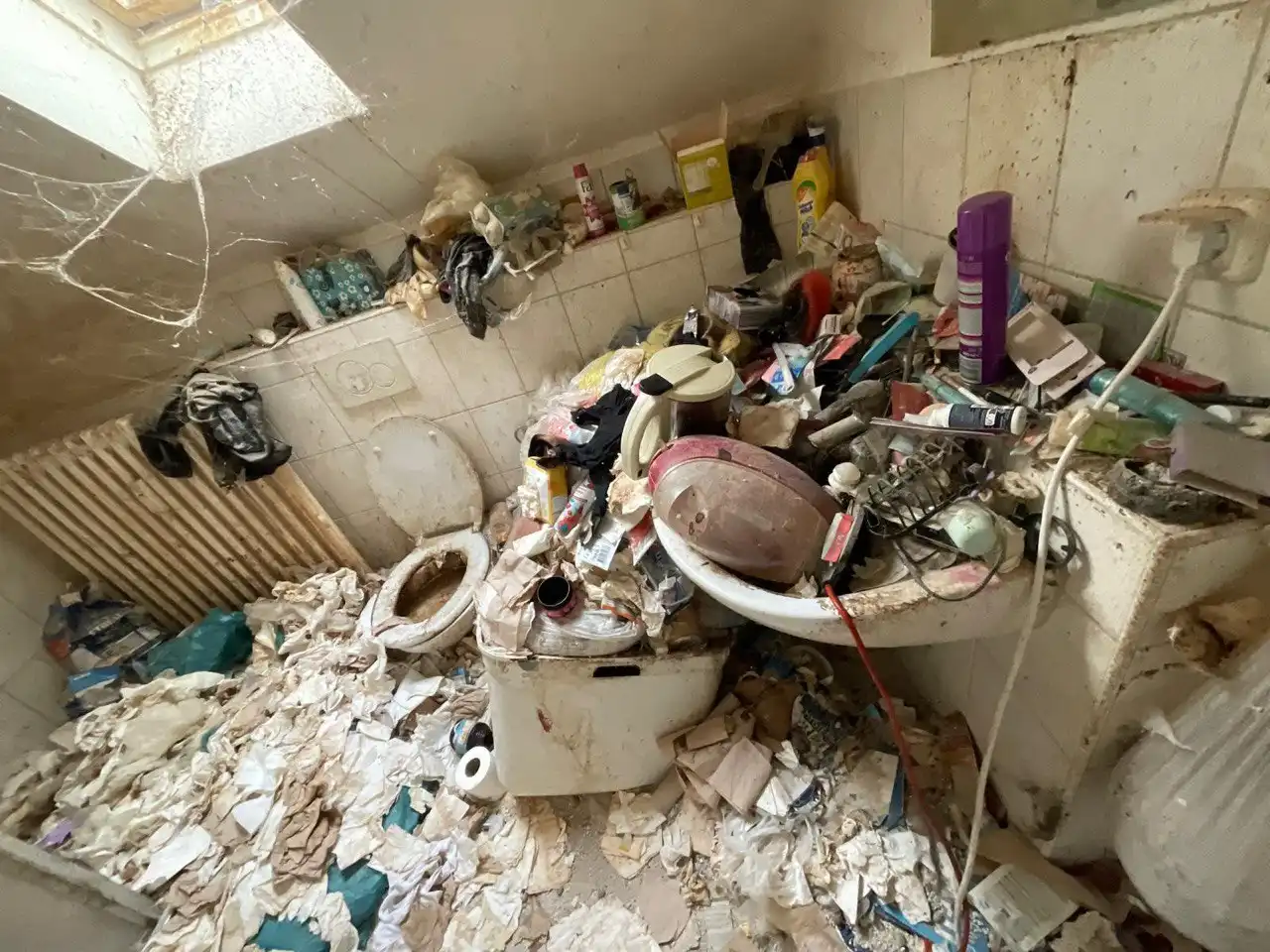 Vorher - Messie-Wohnung in Köln